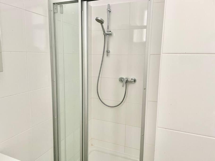 100 M2 With Free Parking - 15 Min To Center Wien