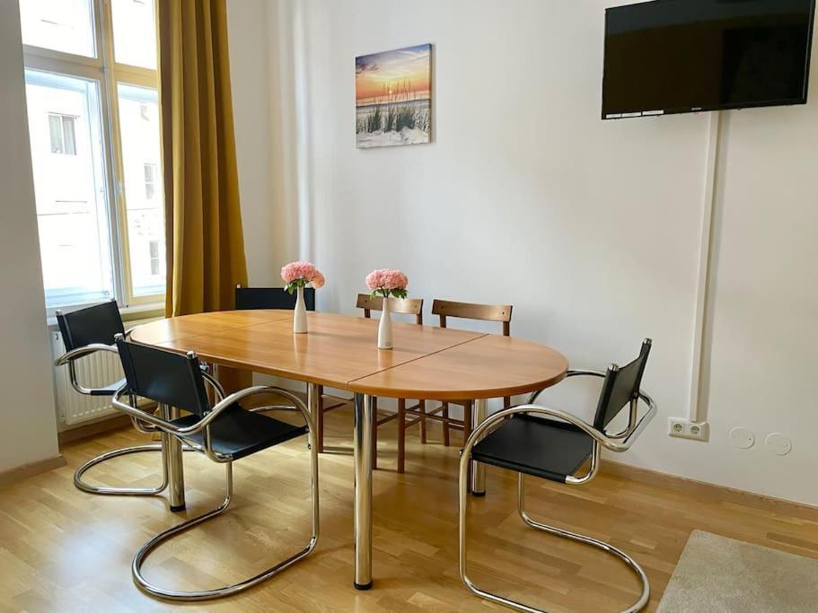 Apartment 100 M2 With Free Parking - 15 Min To Center Wien